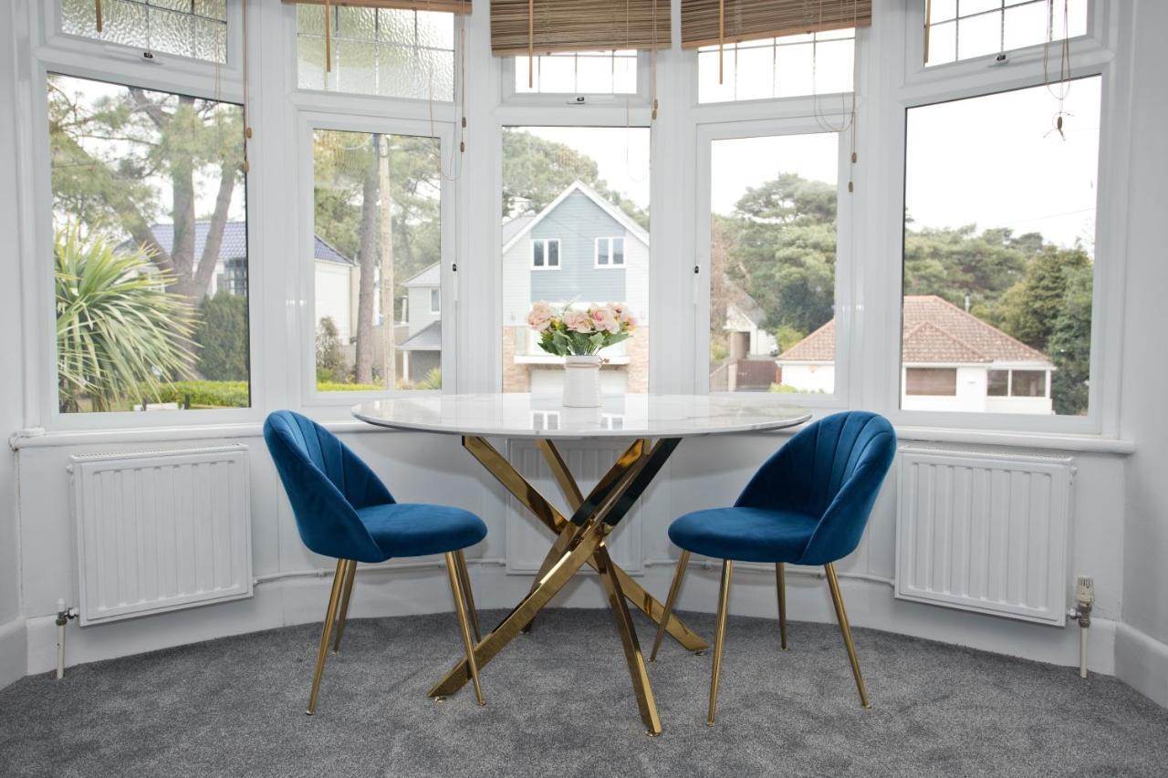 Beach Apartment In Sandbanks Poole Exterior foto