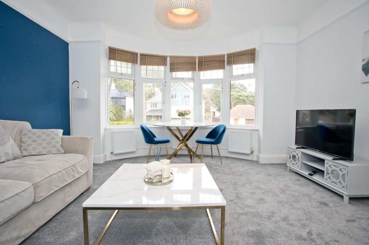 Beach Apartment In Sandbanks Poole Exterior foto